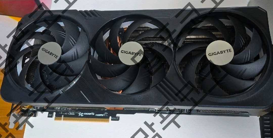 RTX 4080 SUPER 긱바 게이밍 oc 팝니다 이미지