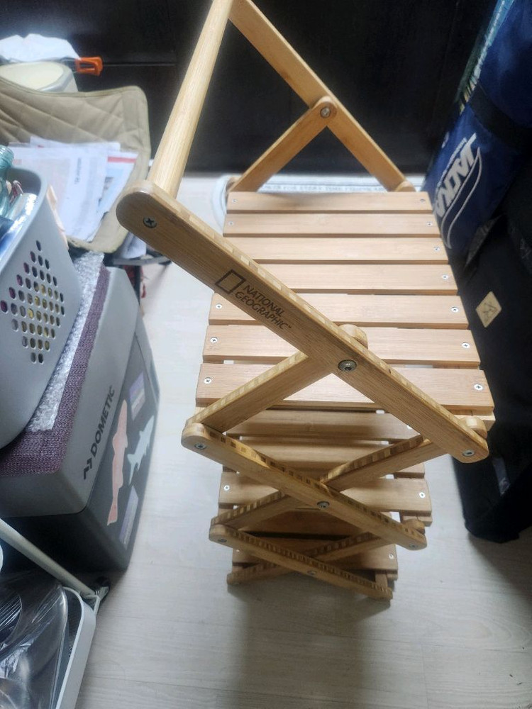 내셔널지오그래픽 캠핑 우드쉘프 이미지