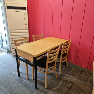 중고.업소용테이블의자세트 .식당 음식점4인용 식탁세트 이미지