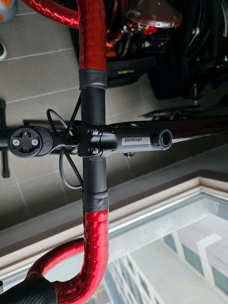 스페셜라이즈드 루베 콤프 스램 라이벌 무선 구동계 + clx 알피니스트 휠셋 이미지