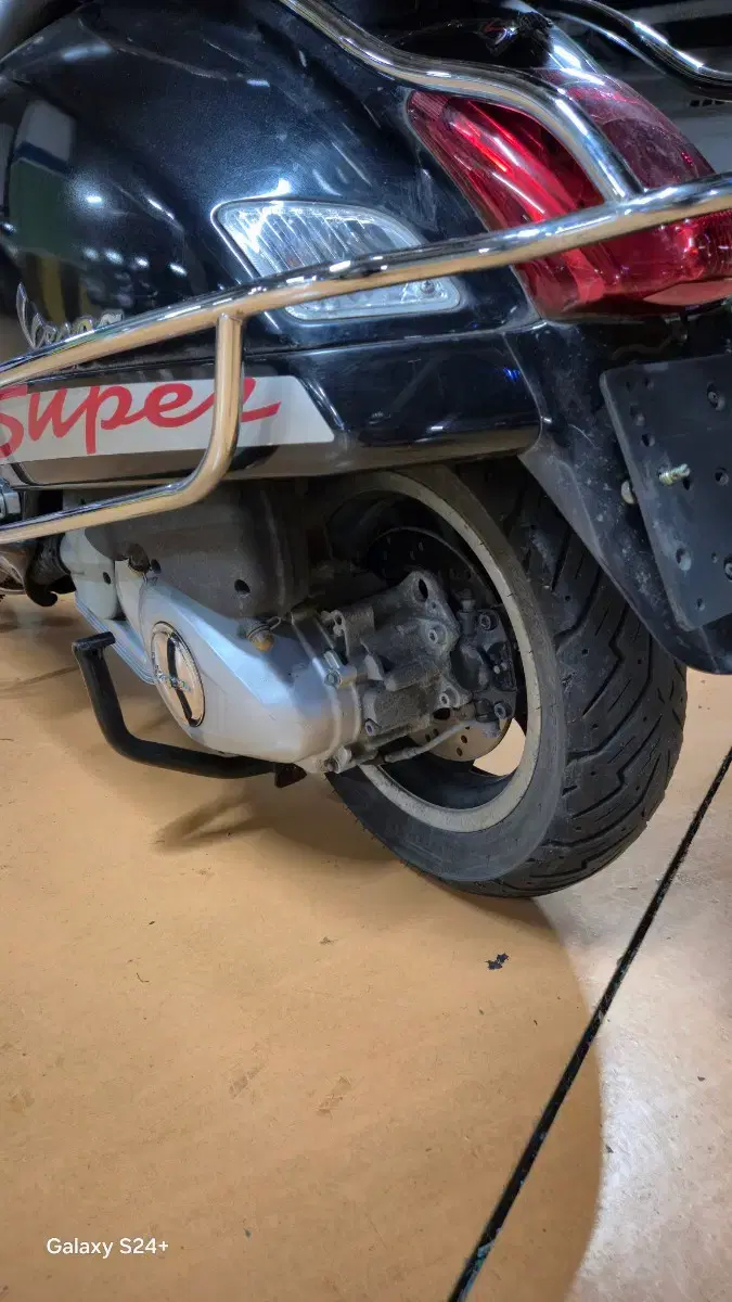 베스파 gts125 super 이미지