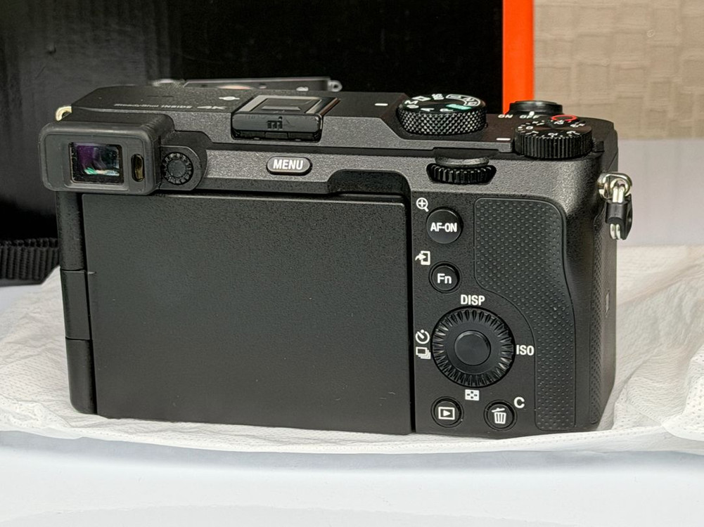 소니 A7C 블랙 미러리스 풀프레임 카메라 바디 이미지