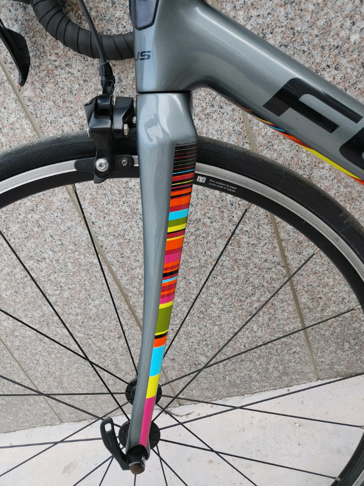 상태좋은 18년 포커스 이자르코 레이스 풀 105 카본 로드자전거 s사이즈 팔아요. 이미지