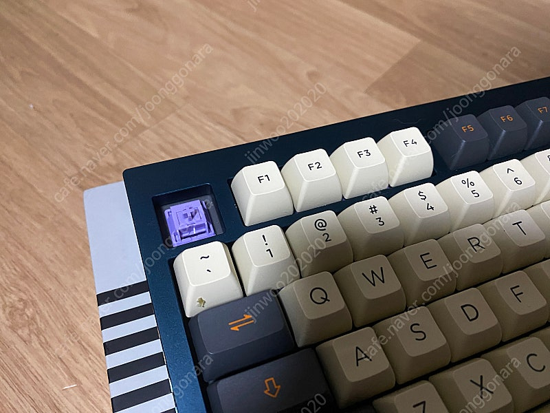 파이널키v81 풀알루 커스텀키보드 이미지