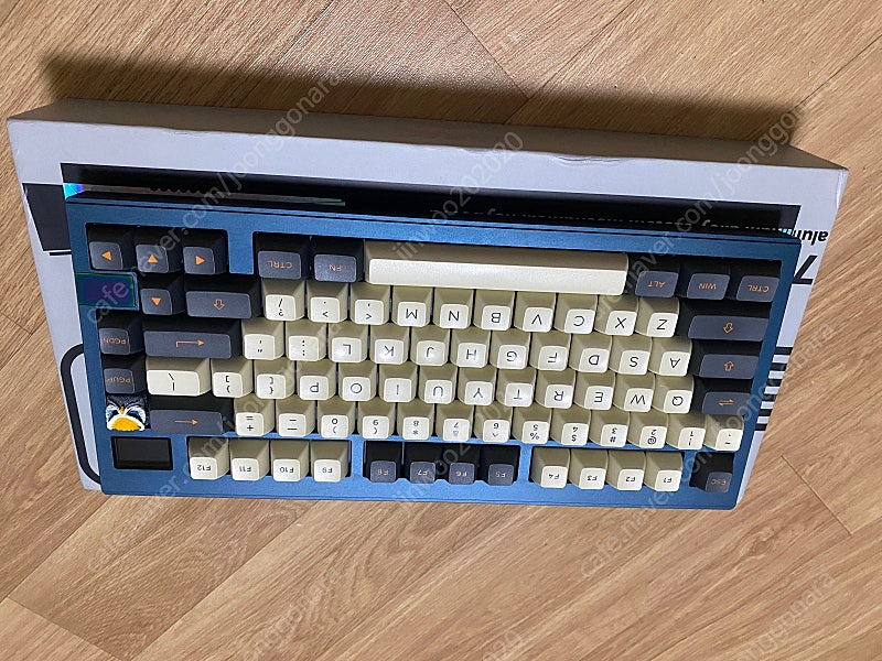 파이널키v81 풀알루 커스텀키보드 이미지