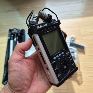 타스캠 dr-44wl 녹음기 팔아요 이미지