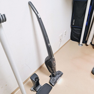 정상작동 일렉트로룩스 무선청소기 배터리45분 아이언그레이 스틱+핸디형 이미지