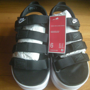 나이키 아이콘 클래식샌들230사이즈/아디다스 노스페이스 러닝조깅요가헬스캠핑 배낭여행 자전거 조던acg 아이폰 화장품 이미지