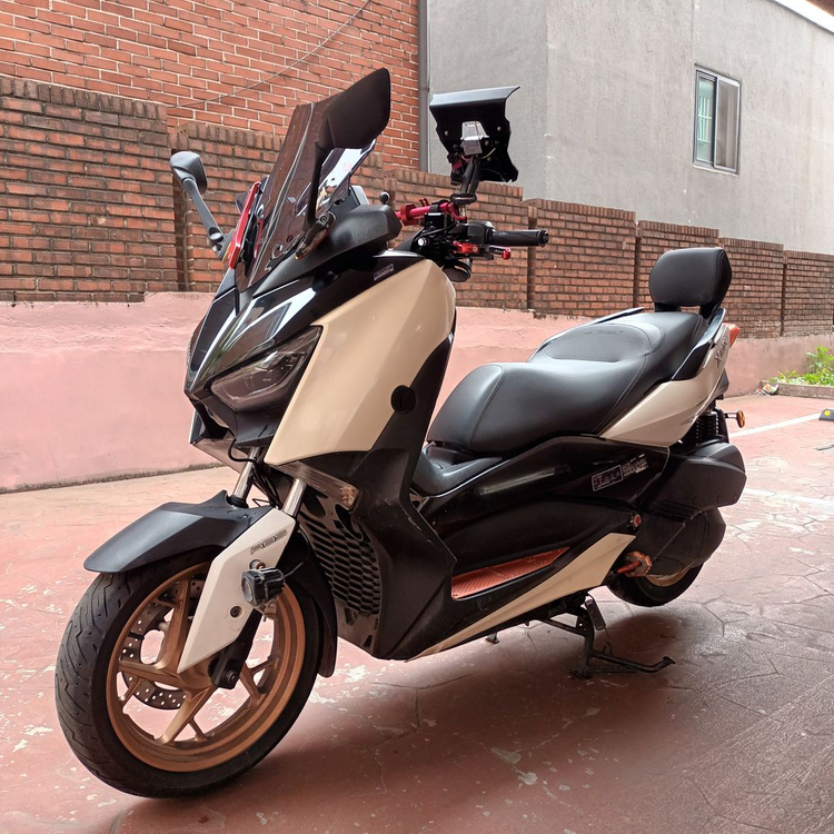 2_22년식 xmax300 깔끔한차량 판매합니다 이미지