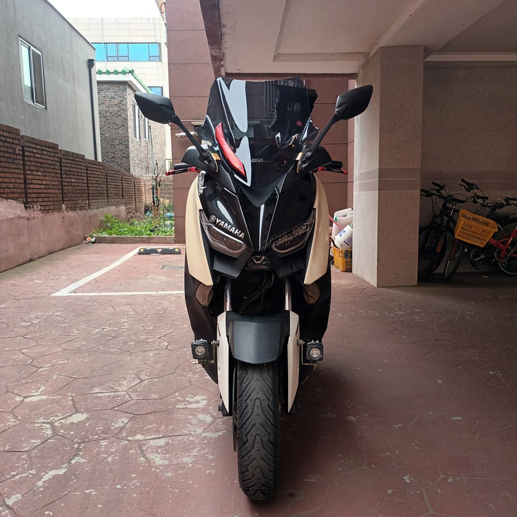 2_22년식 xmax300 깔끔한차량 판매합니다 이미지