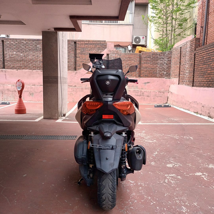 2_22년식 xmax300 깔끔한차량 판매합니다 이미지