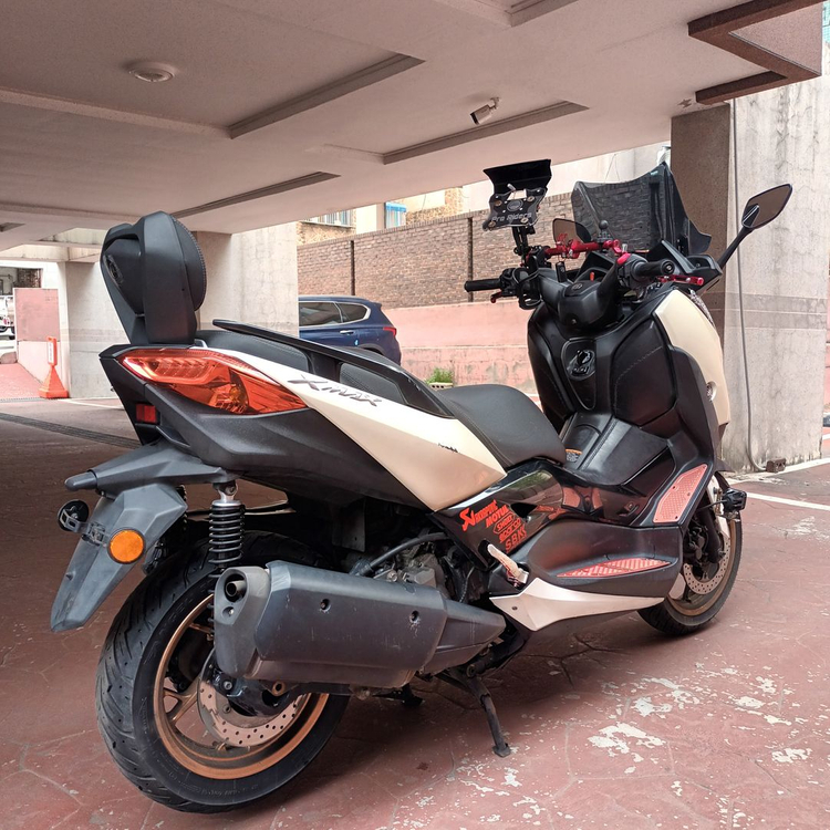 2_22년식 xmax300 깔끔한차량 판매합니다 이미지