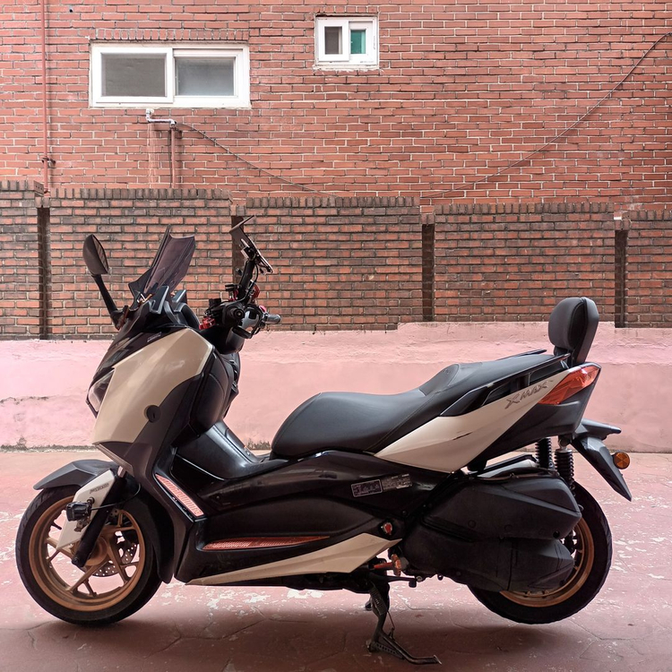 2_22년식 xmax300 깔끔한차량 판매합니다 이미지