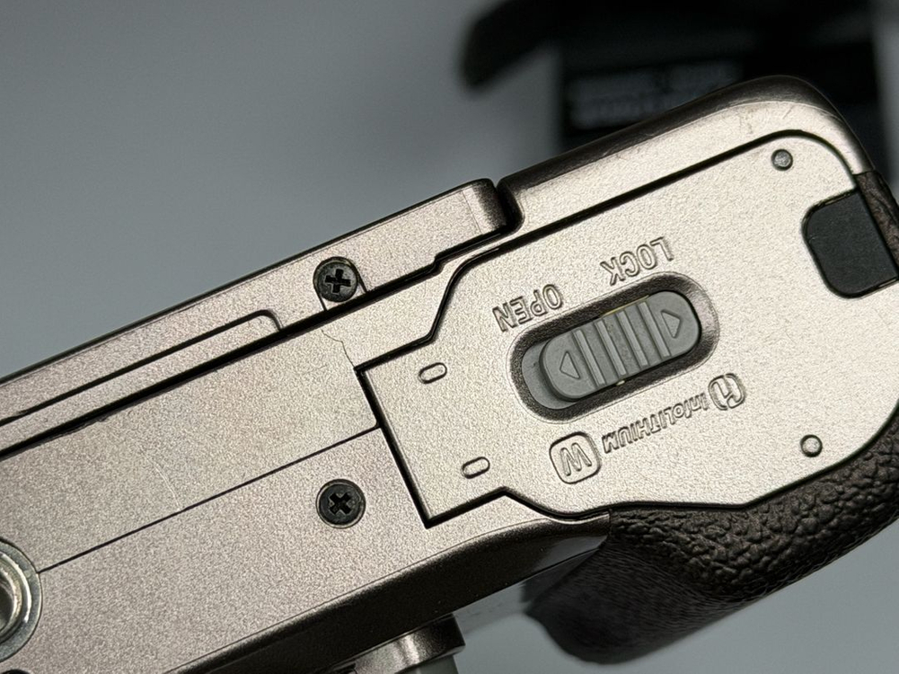 소니 A5100 브라운 미러리스 카메라 이미지