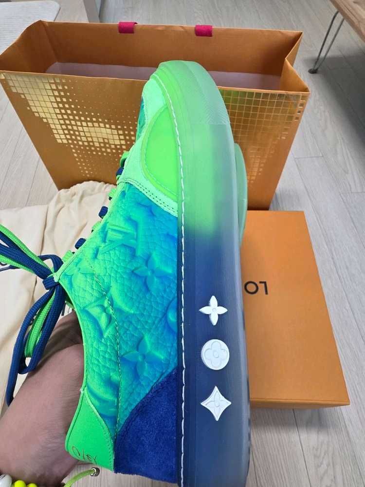 루이비통 토뤼옹 버질아블로 스니커즈 이미지