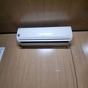 엘지 13평 16년식 벽걸이 냉난방기 판매합니다 이미지