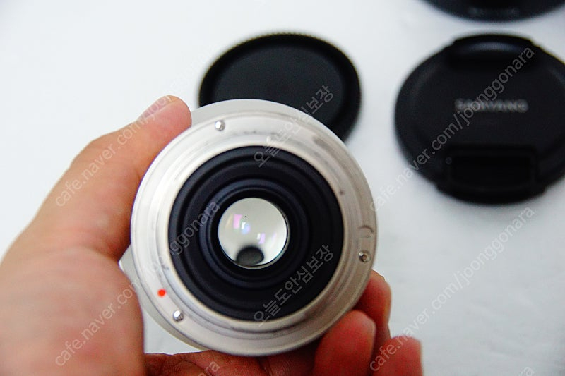 소니용 삼양 12mm f2.0 MF 실버 렌즈팝니다. 이미지