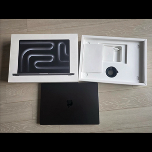 노트북 16인치 M3 Pro 이미지