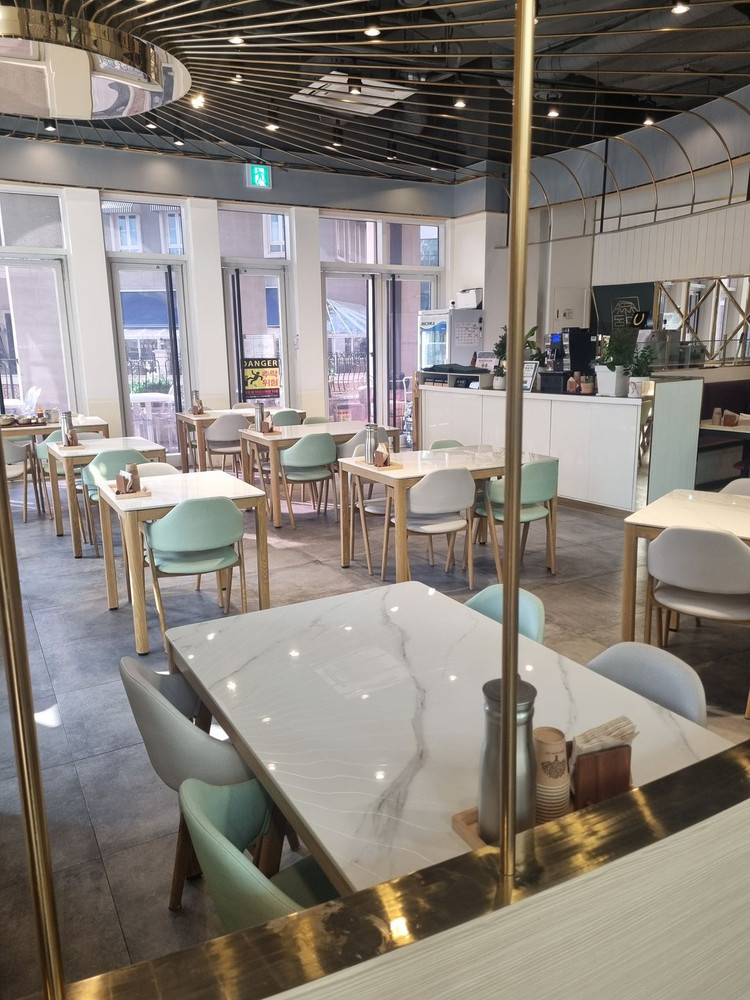 (( 미개봉 새상품 )) 원목느낌 팔걸이형 카페의자, 업소용의자, 식탁의자, 암체어, 업소용체어, PU가죽, 철재 이미지