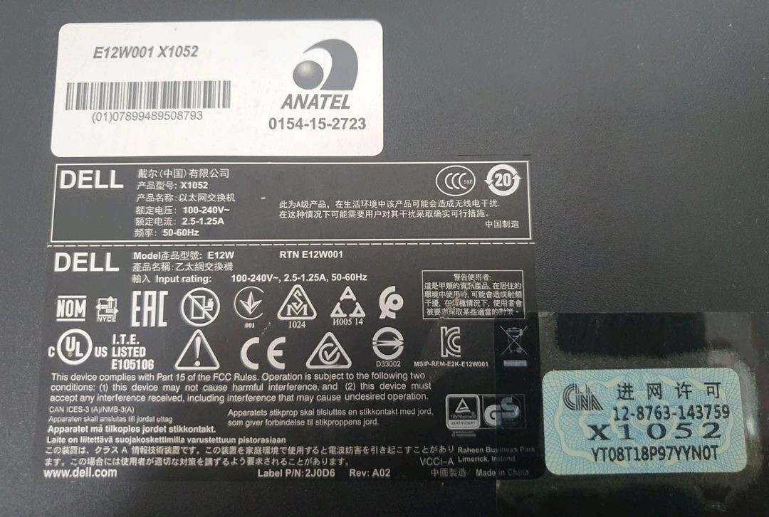 DELL X1052 모델의 48포트 기가비트 스위치 허브입니다 이미지