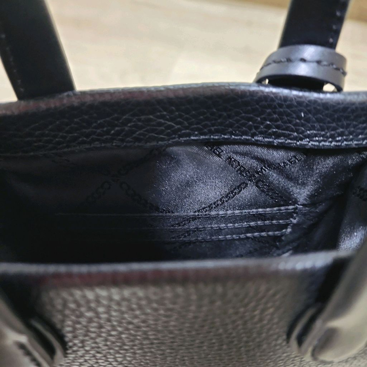 마이클코어스 소가죽 미니 크로스바디백 이미지