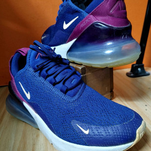 나이키 에어맥스 270(US6.5표기235 추천사이즈230) 이미지