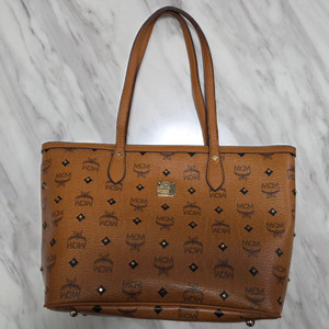 MCM 비세토스 스터드 쇼퍼백 이미지