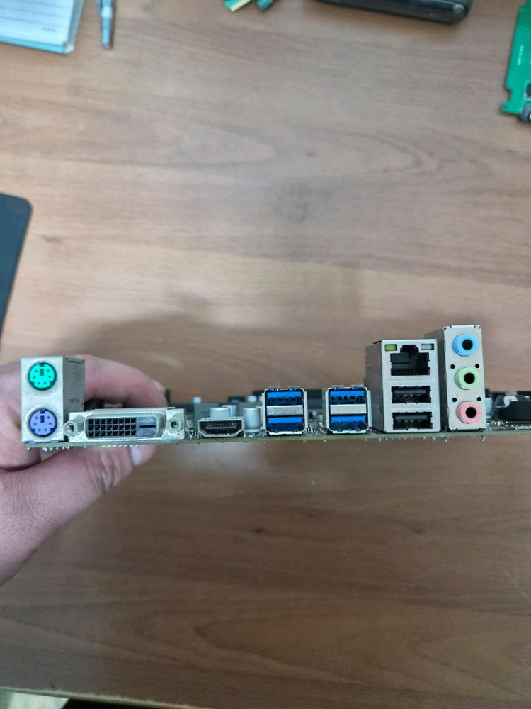 msi a320m-a pro 백패널 X 팝니다. 이미지