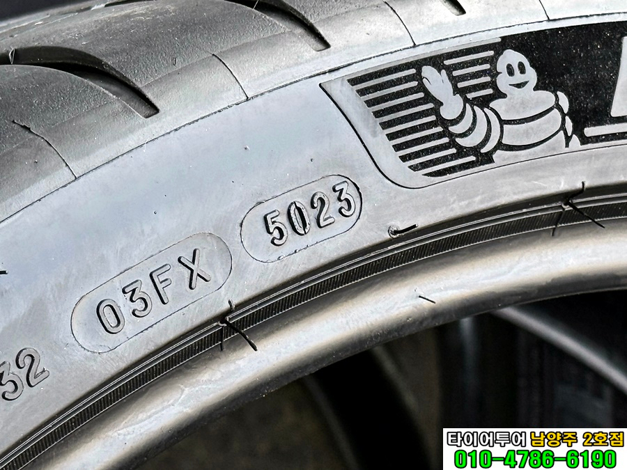 2953021 미쉐린타이어 파일럿스포츠4S 중고타이어 흡음재 295 30 21 미쉐린 ㅡ 911 파나메라 모델S 이미지