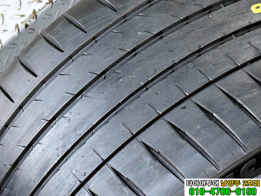 2953021 미쉐린타이어 파일럿스포츠4S 중고타이어 흡음재 295 30 21 미쉐린 ㅡ 911 파나메라 모델S 이미지