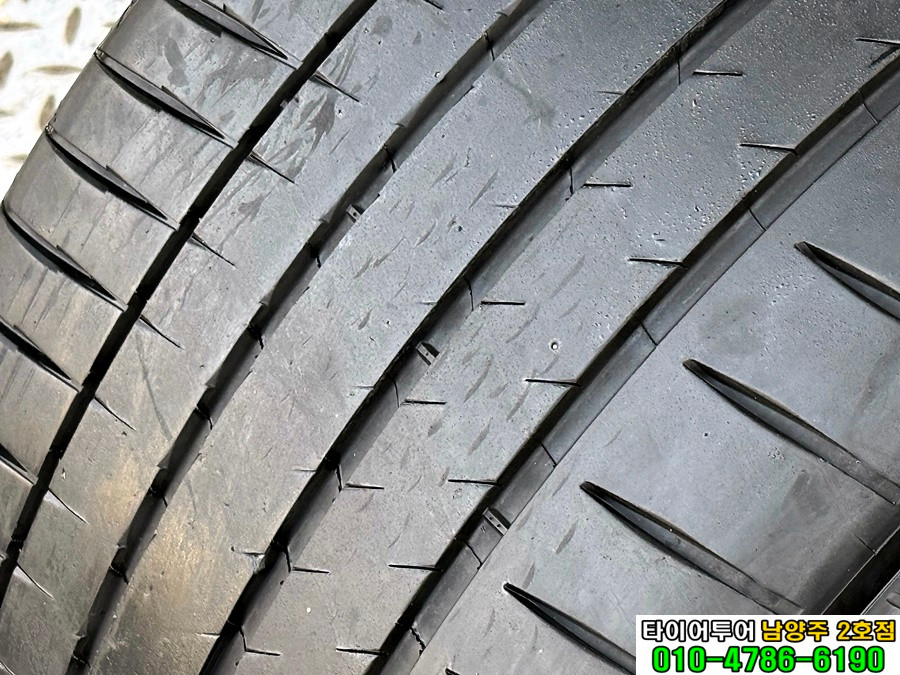 2953021 미쉐린타이어 파일럿스포츠4S 중고타이어 흡음재 295 30 21 미쉐린 ㅡ 911 파나메라 모델S 이미지