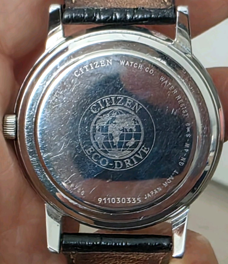 시티즌 (CITIZEN) 부엉이 흰판 블루핸즈 데이 & 데이트 솔라 에코드라이버 시계 이미지