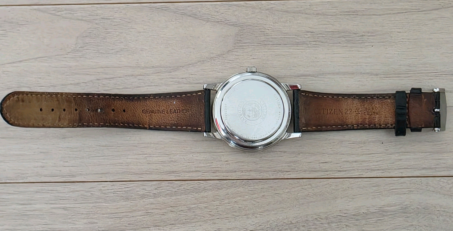 시티즌 (CITIZEN) 부엉이 흰판 블루핸즈 데이 & 데이트 솔라 에코드라이버 시계 이미지