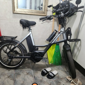 미니벨로형 전기자전거 큐브 컴팩트 하이브리드 500 팝니다. 이미지