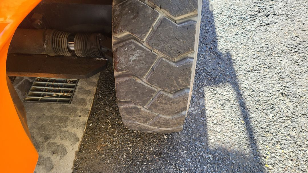 두산 7톤 편개식 자동발 습식브레이크 디젤지게차 이미지