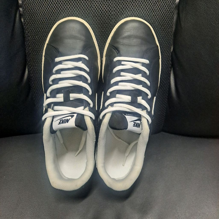 나이키 코트 로얄 스니커즈 이미지