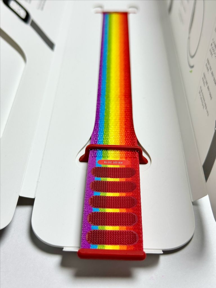 애플워치 스포츠루프 프라이드에디션 이미지