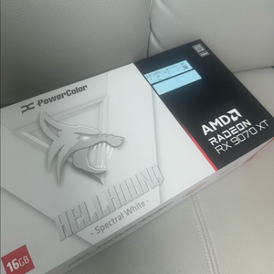 RX 9070 XT 그래픽카드 화이트 이미지