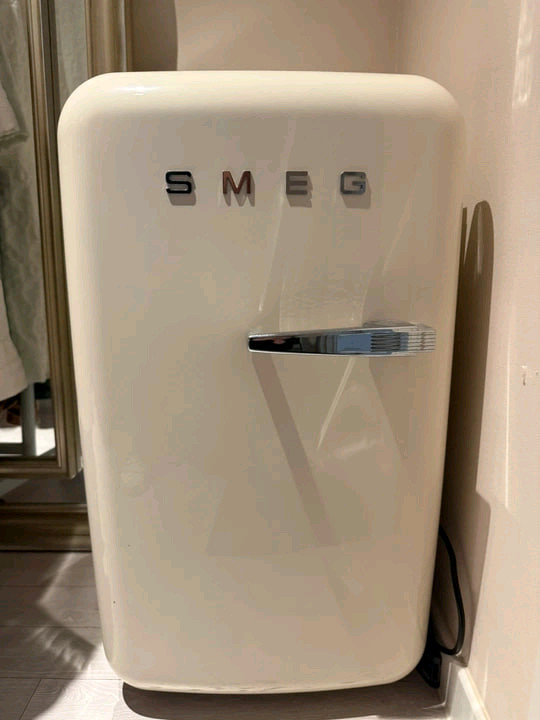 스메그 소형 냉장고 팝니다. (크림색) 이미지