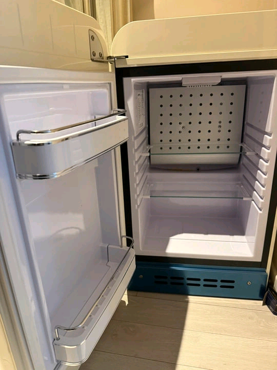 스메그 소형 냉장고 팝니다. (크림색) 이미지