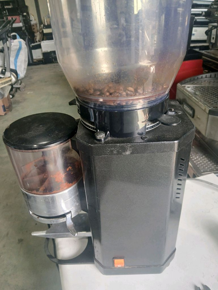 커피 그라인더 이미지