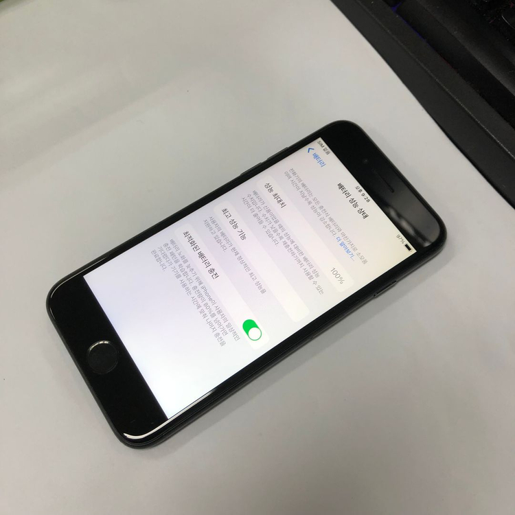 .아이폰7 32GB 블랙 중고폰 배터리100% 레트로감성 인스타 카메라폰 사진폰 111337 이미지