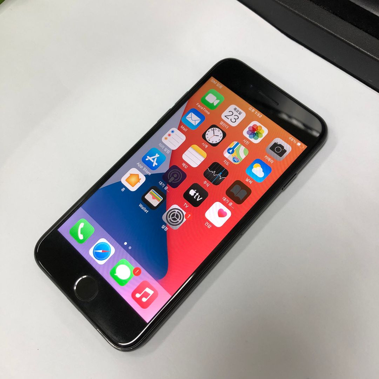 아이폰7 128GB 블랙 중고폰 배터리100% 레트로감성 인스타 카메라폰 사진폰 111275 이미지