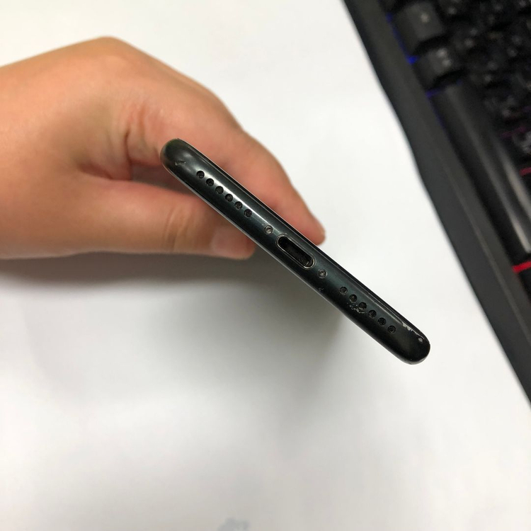 아이폰7 128GB 블랙 중고폰 배터리100% 레트로감성 인스타 카메라폰 사진폰 111275 이미지