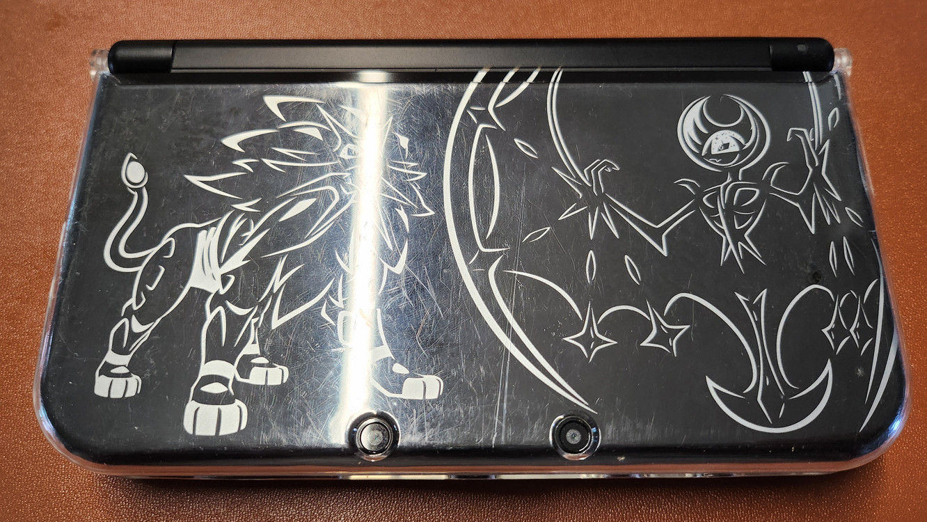 정발 닌텐도 new 3DS XL(뉴큰다수) 포켓몬스터 썬 에디션 박스 이미지