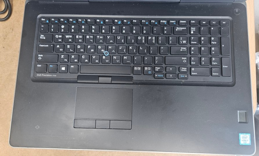 게이밍 및 전문가 워크스테이션 노트북 I7 6세대 16GB 그래픽 4GB 17인치 이미지