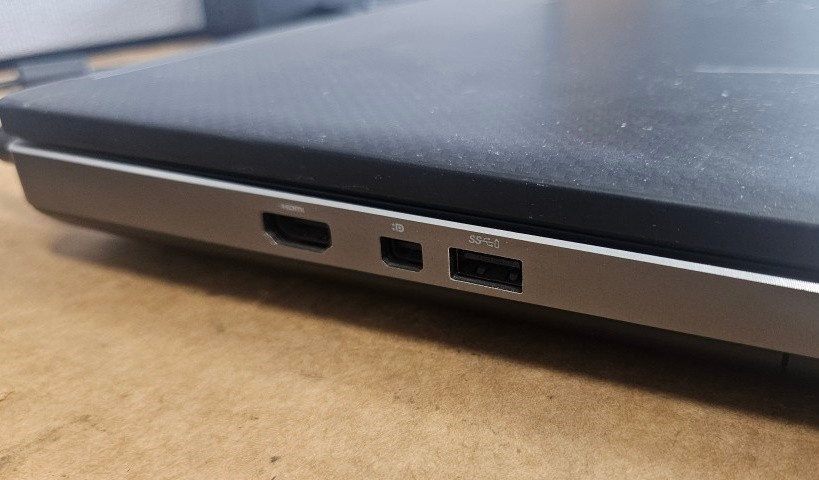 게이밍 및 전문가 워크스테이션 노트북 I7 6세대 16GB 그래픽 4GB 17인치 이미지