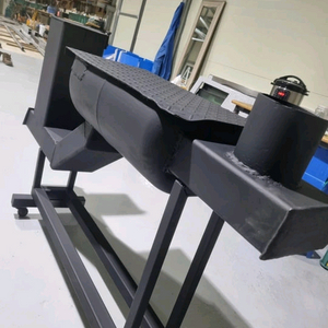 거꾸로 타는 화목 난로 이미지