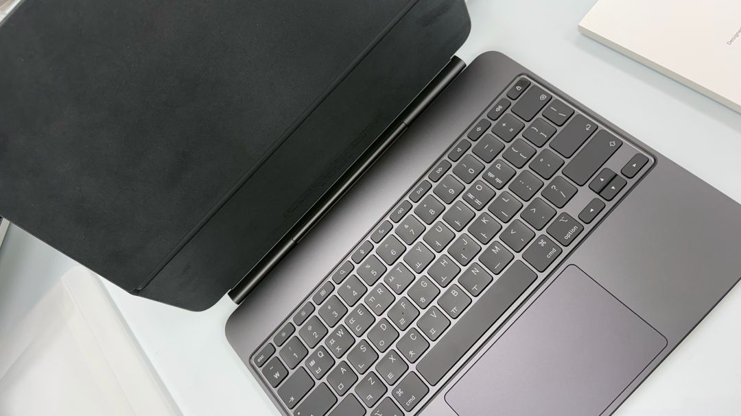 (단순 개봉)아이패드 프로 13 m5 wifi256g + 매직키보드 + 펜슬 프로 이미지