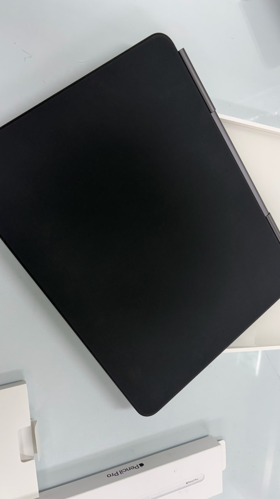 (단순 개봉)아이패드 프로 13 m5 wifi256g + 매직키보드 + 펜슬 프로 이미지